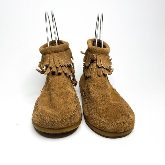 🍋 Minnetonka • Girls’ Double Fringe Side Zip Moccasin Bootie Size 4 - Picture 3 of 9